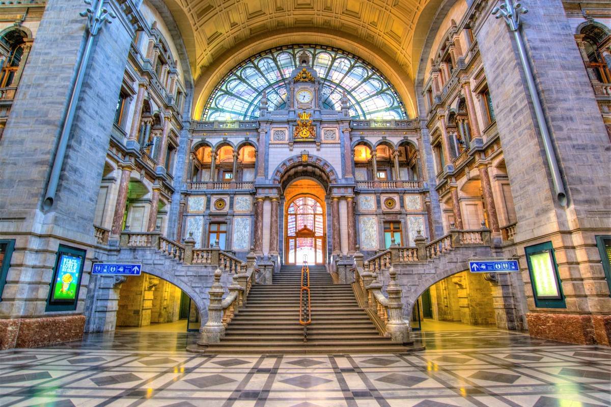 Lindner Hotel Antwerp x Cirque Du Soleil | Exclusief: 4* hotelovernachting incl. entreetickets voor Cirque du Soleil kerstshow - afbeelding 8