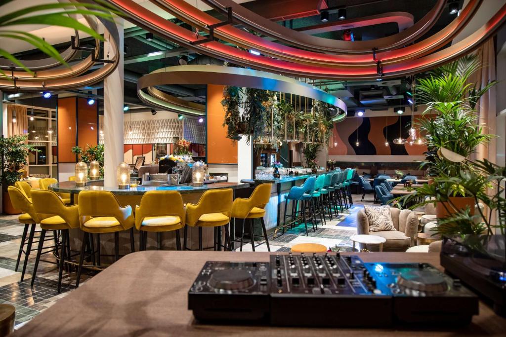 Lindner Hotel Antwerp x Cirque Du Soleil | Exclusief: 4* hotelovernachting incl. entreetickets voor Cirque du Soleil kerstshow - afbeelding 14
